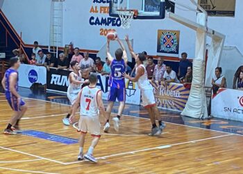 Regatas con un tremendo segundo cuarto le gano a Independiente