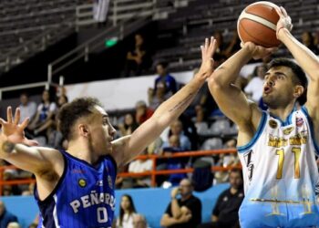 Victor Fernandez y Peñarol, no pudieron en el Poli ante Zarate