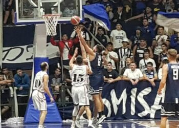 Somisa sello la victoria y la punta desde la linea de libres