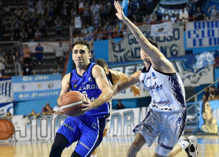 Peñarol le dio otro golpe a Regatas