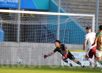 Defensores empato y sigue bien arriba en su zona