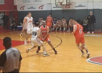 Regatas esperando los Play Off cerro con victoria en  Zarate