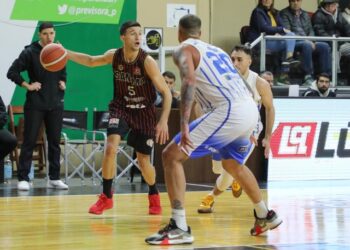 No fue un buen arranque para Fernandez y Peñarol ante San Martín