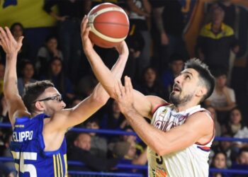 Quimsa ganó en La Bombonerita y se puso al frente en las semifinales