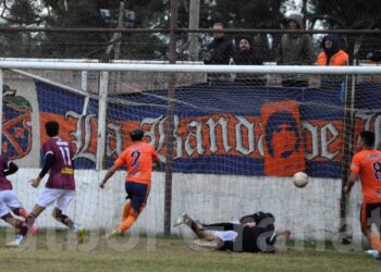 Regatas en Villa Ramallo se subio a la punta
