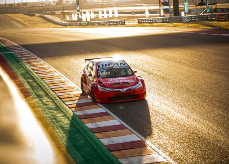 Tiago Pernía ganó de punta a punta la carrera del sabado y Juan Pablo Traverso termino en el decimo lugar