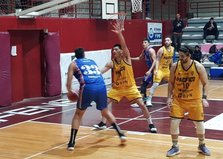 Regatas en Villa Ramallo se metio en la final de la Liga Federal