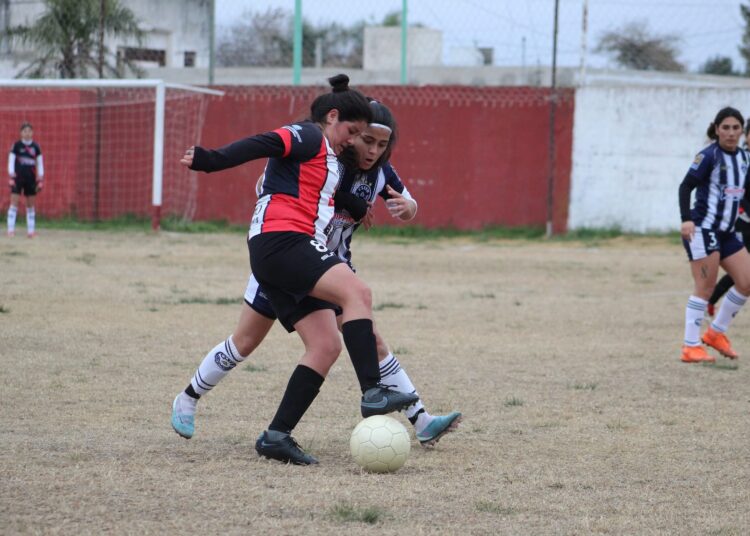 Se disputaron las semifinales del futbol femenino