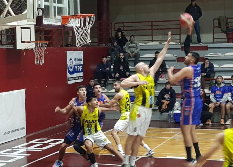 Regatas no pudo ante El Talar y ahora debe ganar en Buenos Aires para estirar la serie