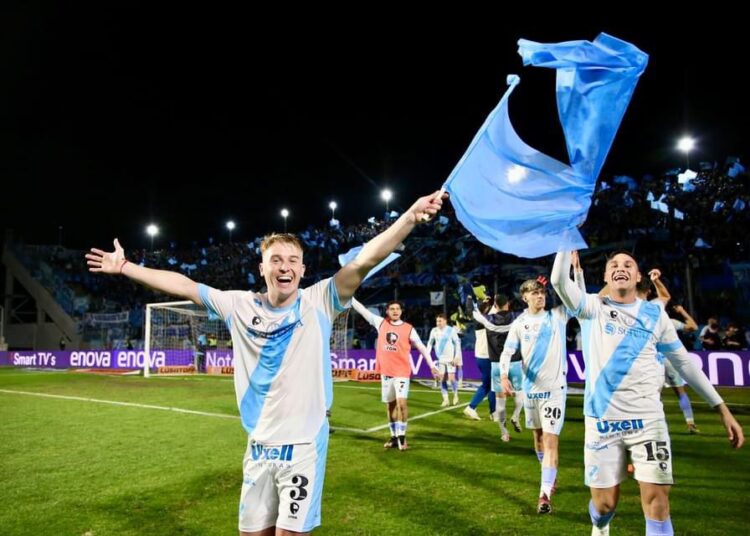 ESTADIO SAN NICOLÁS: TEMPERLEY VOLVIÓ A FESTEJAR EN LOS PENALES