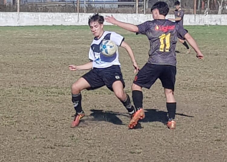 Belgrano llega puntero al clasico