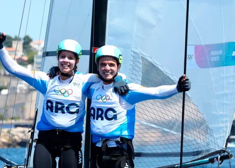 Majdalani y Bosco hicieron historia en los Juegos Olímpicos: ganaron la medalla de plata en vela de París 2024