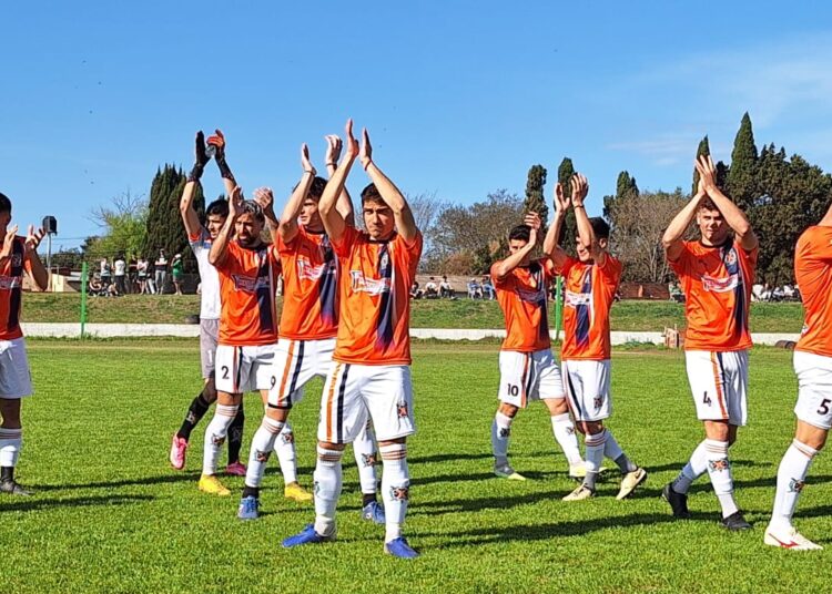 Regatas, Conesa y La Emilia sumaron de a tres