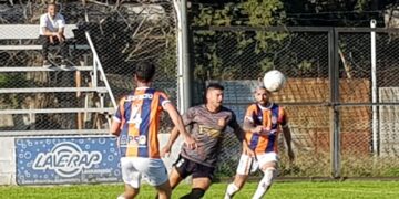 Belgrano se llevo el clásico en el final y sigue lider e invicto