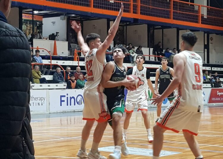 Regatas arranco ganado en el Cuadrangular