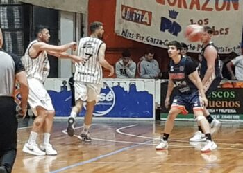 Regatas gano en La Ribera y sigue en lo mas alto de la tabla