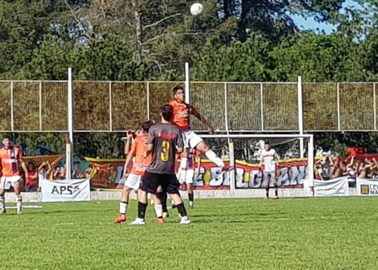 Belgrano se queda con el clásico ante Regatas por 2 a 0 en el Arnone