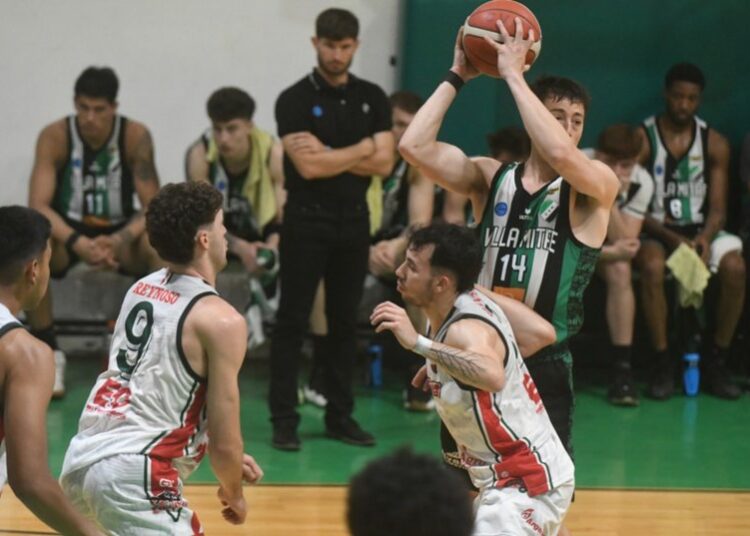 No pudieron ganar Santiago Lopez (13) en Provincial y Matias Alluchon con Ciclista (18)