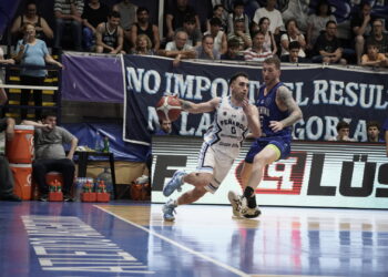 18 puntos de Victor Fernandez para un triunfazo de Peñarol en Junín