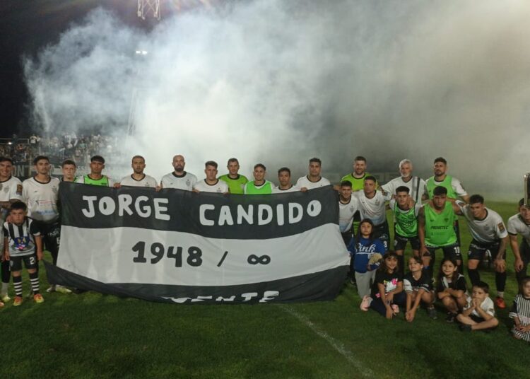 La Emilia dio vuelta el partido y vencio a Regatas en su estreno en el Torneo Regional Amateur