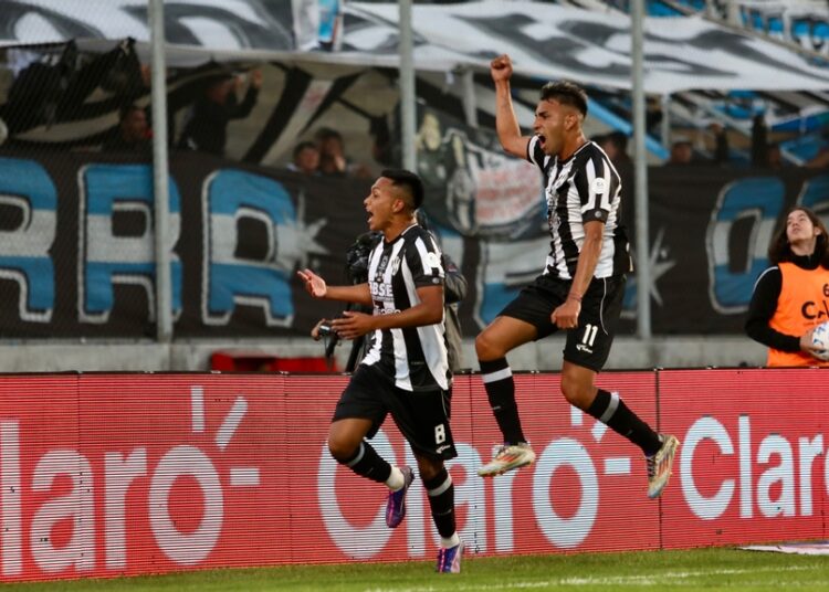Central Córdoba remontó la historia ante Huracán y estará en la Final por segunda vez