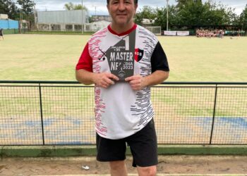 El nicoleño Matias Rovera en el Campeonato de Hockey Máster 2024