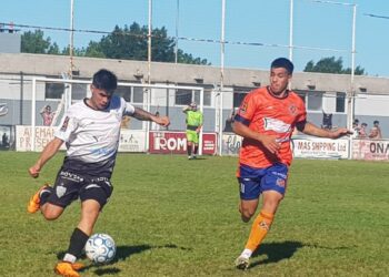 Empate sin goles: Regatas y La Emilia igualaron en el Prado Español