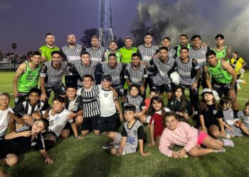 La Emilia vence a Paraná y avanza junto a Regatas en el Torneo Regional