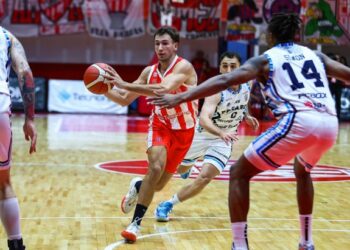 Fernandez y Peñarol no pudieron festejar en Cordoba ante Instituto con la llegada de Papa Noel