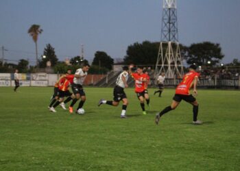 La Emilia se lo ganó a Rojo sobre la hora