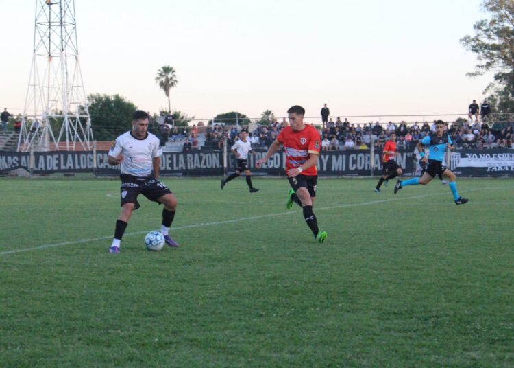 La Emilia se lo ganó a Rojo sobre la hora