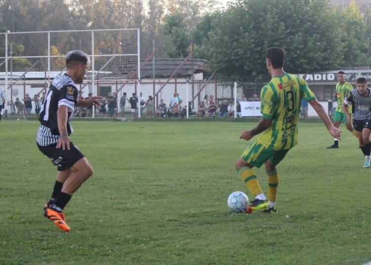 La Emilia este 31, levanta las Copas para festejar el domingo en Salto
