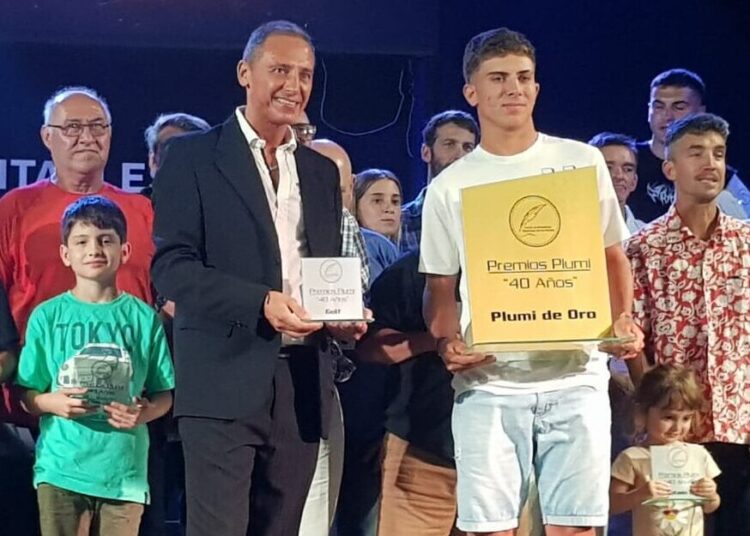 Entrega de los Premios Plumi 2024 y el Plumi de Oro fue para Nicolas Nicanor Raminger