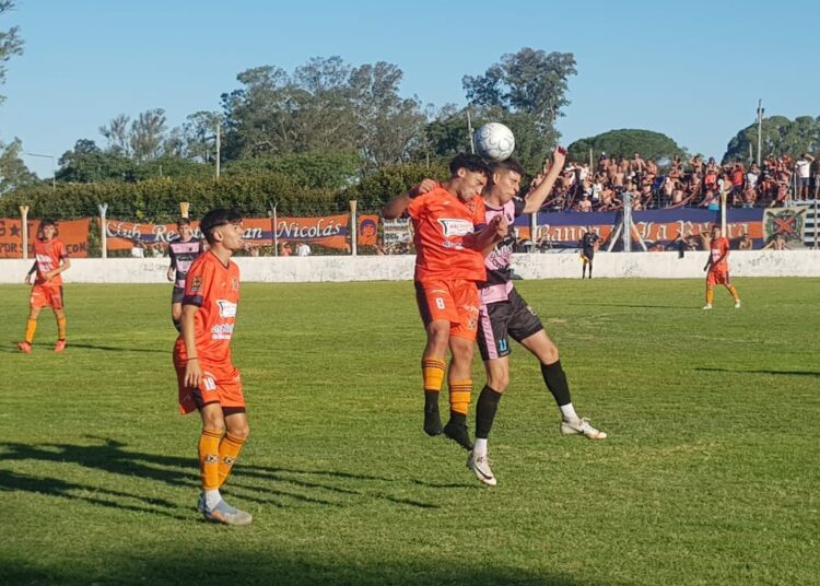 Regatas desde el punto penal avanzo a las semifinales del Regional Amateur