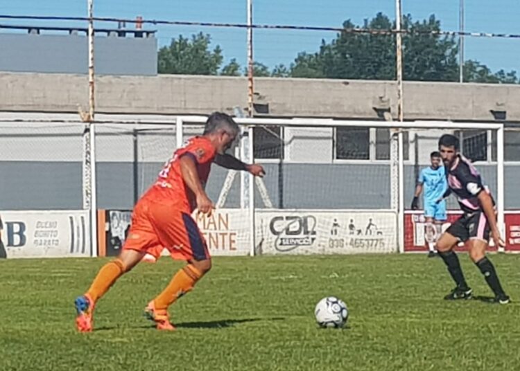 Regatas desde el punto penal avanzo a las semifinales del Regional Amateur