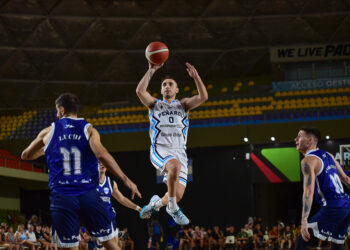 Peñarol de Victor Fernandez no pudo ante Riachuelo en La Rioja