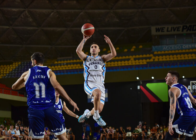 Peñarol de Victor Fernandez no pudo ante Riachuelo en La Rioja