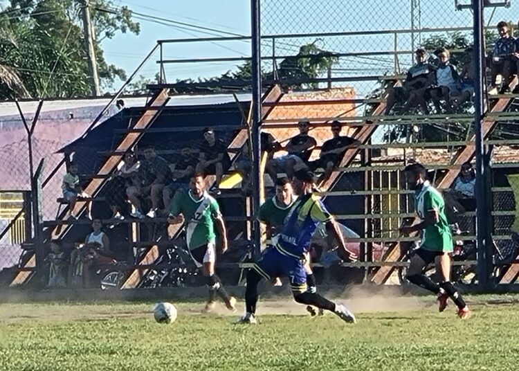 12 de Octubre gano y se quedo con la punta de su zona y se metio en Octavos