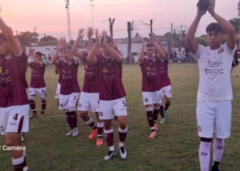 DEFENSORES le gano en el pueblo a Matienzo
