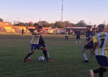 Somisa alcanzó la punta con una victoria clave ante 12 de Octubre