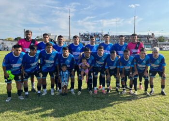 Paraná y La Emilia igualaron en un duelo trabado