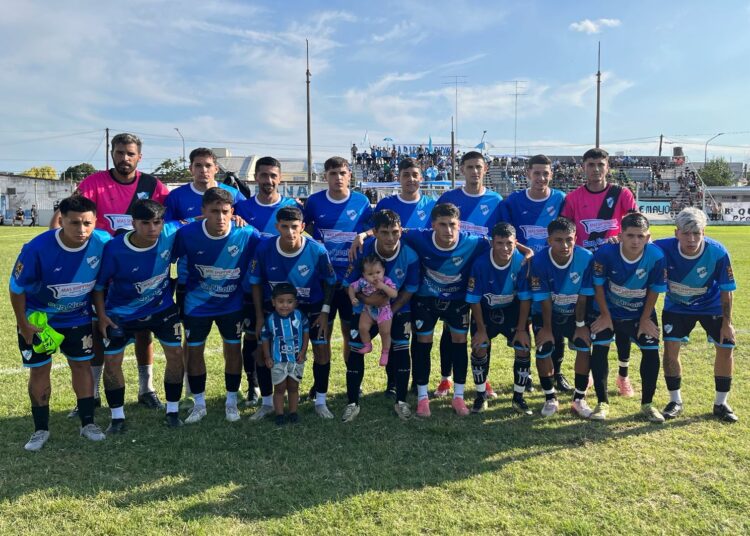 Paraná y La Emilia igualaron en un duelo trabado