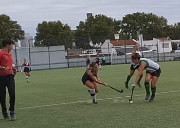 Hockey Regatas y Somisa ganaron en el debut en Rosario