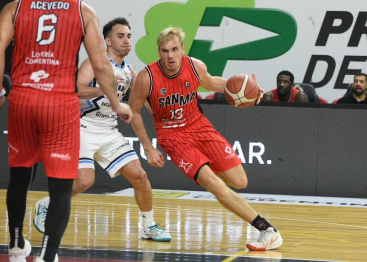 El nicoleño Victor Fernandez y Peñarol no pudieron ante San Martín de Corrientes