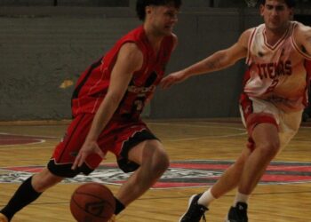 Independiente de Tandil con carácter y corazón: logro un triunfo clave ante Atenas