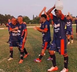 Regatas logró una remontada épica y es uno de los líderes del campeonato