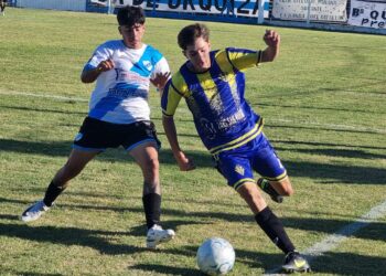 Doce le robó un punto al líder en un partido caliente