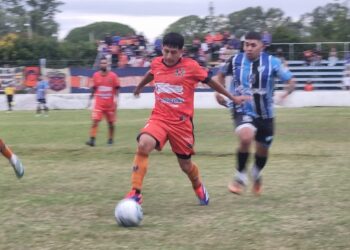 Regatas ganó, gustó y manda solo en el Apertura