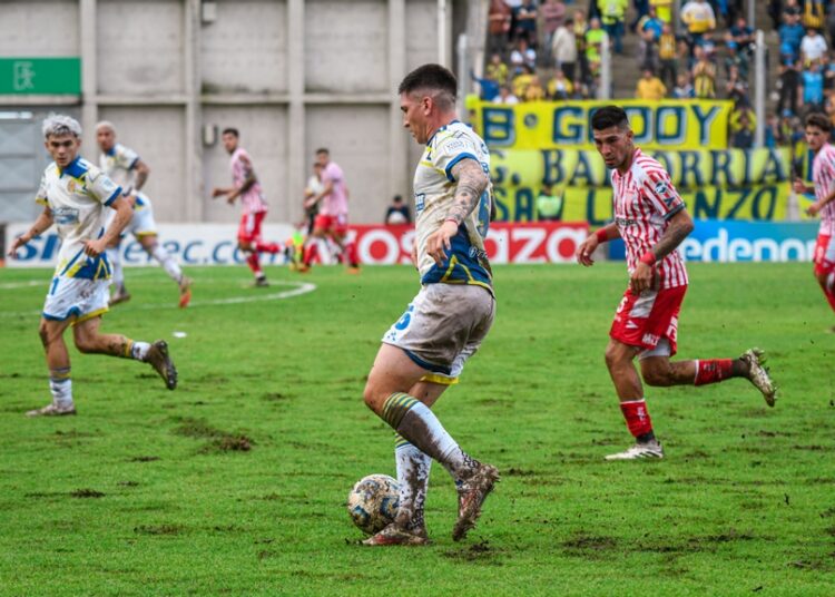 Central avanza con lo justo: Giaccone le dio el pase ante Los Andes
