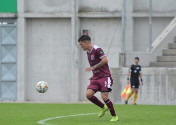 Defensores lo bancó con diez y se trajo un punto valioso desde Chivilcoy